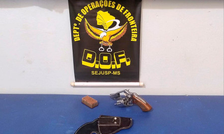 DOF prende homem com arma de fogo e munições na área rural de Corumbá