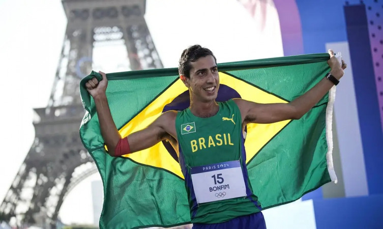 Caio Bonfim conquista inédita prata para o Brasil na marcha atlética