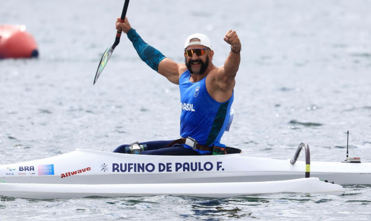 Fernando Rufino é bicampeão paralímpico nos 200m VL2