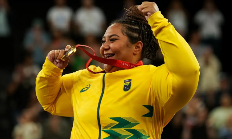 Tayana Medeiros conquista ouro com recorde paralímpico