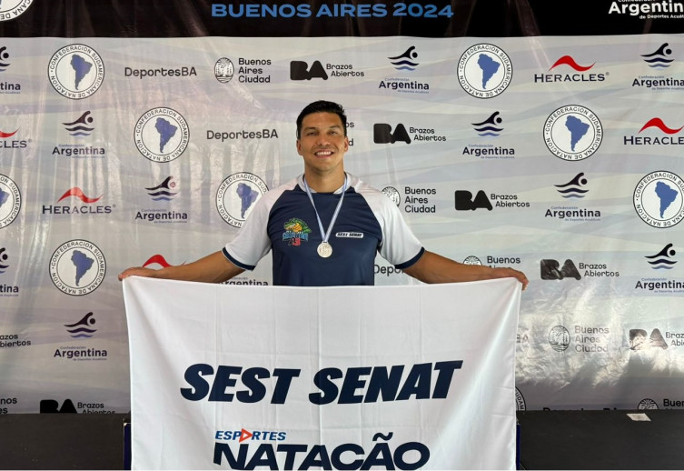 Nadador corumbaense conquista prata no Sul-Americano de Natação Master