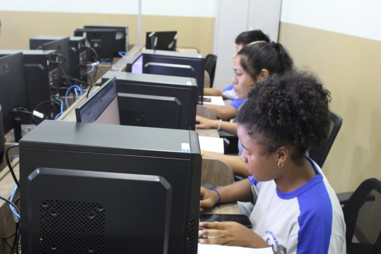 Cidade Dom Bosco Lança Oficinas de Tecnologia e Informática para Transformar o Futuro de Jovens em Vulnerabilidade