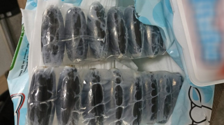 Bolivianos são presos com mais de 300 cápsulas de cocaína em rodovia paulista