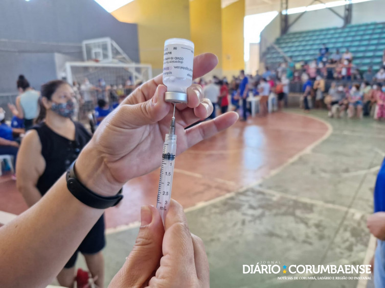 Vacinação de grupos prioritários continua no Poliesportivo de Corumbá