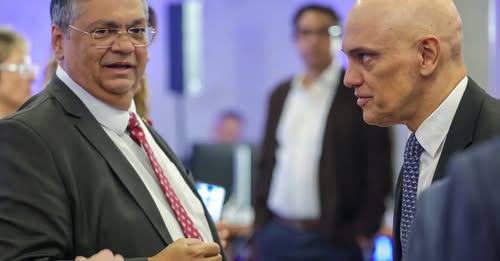 Dino se solidariza e elogia Moraes, alvo de novas sanções dos EUA