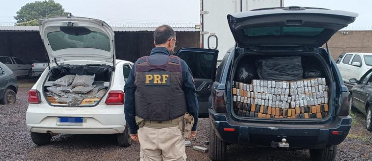 Dupla que viajava em carros diferentes é presa com 1,7 tonelada de maconha