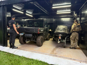 PF sequestra R$ 50 milhões em bens e apreende joias, carros de luxo e armas em operação