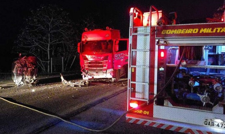 Condutor perde a vida em colisão frontal com carreta na BR-262 entre Miranda e Corumbá