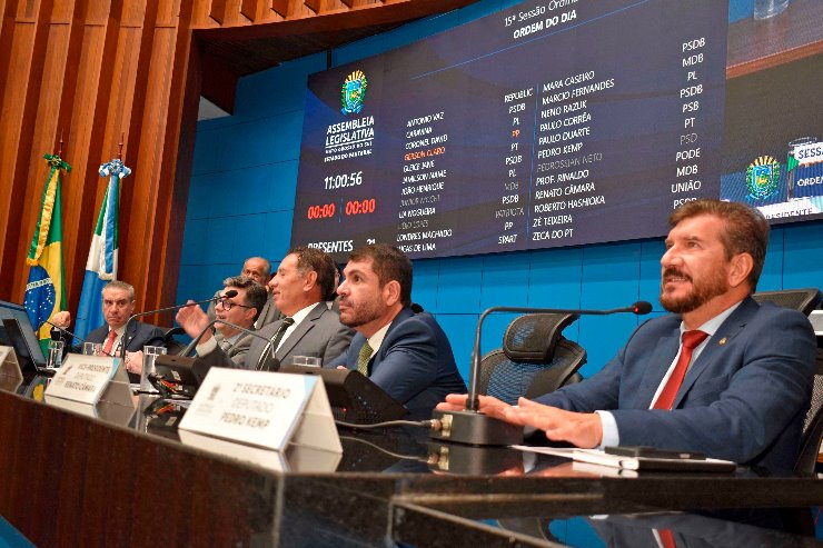 Ordem do Dia: Reajuste dos conselheiros do TCE é aprovado em 1ª discussão