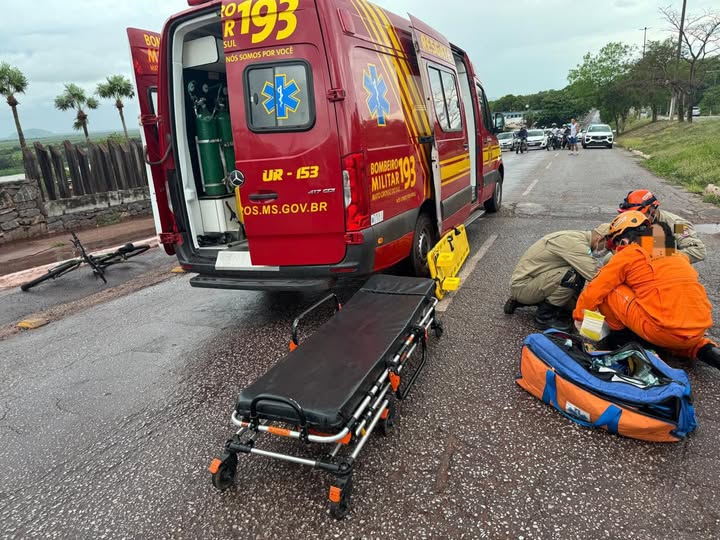Corpo de Bombeiros Militar atendeu uma queda acidental de motocicleta na Avenida Rio Branco
