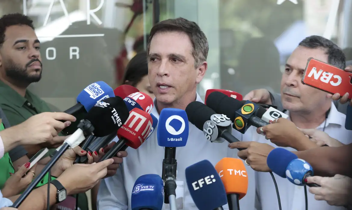 Bolsonaro registra traumatismo craniano leve e retornou à Superintendência após avaliação médica