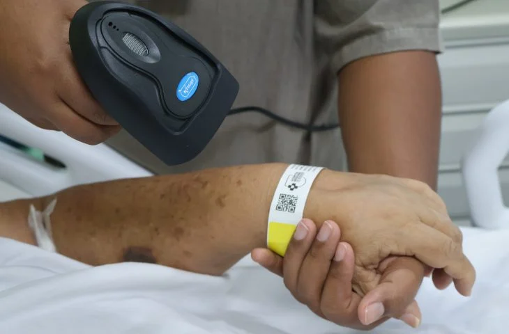 Hospital Regional de Dourados adota tecnologia integral para segurança e eficiência no SUS