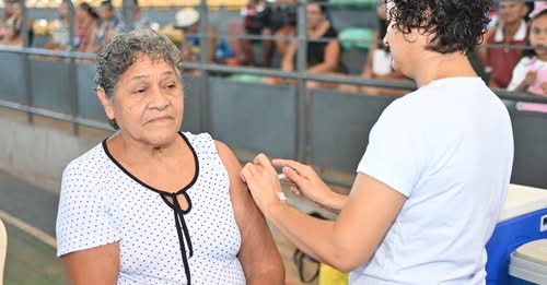 Com vacinação noturna, Corumbá busca aumentar cobertura vacinal