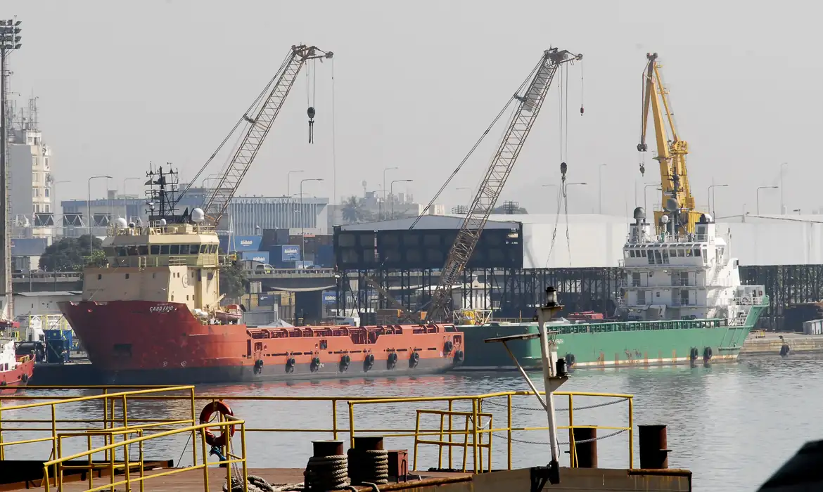 Justiça mantém liminar sobre imposto na exportação de petróleo e suspende cobrança de 12%