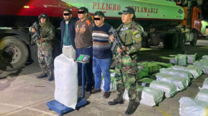 Mais de 355 kg de maconha são apreendidos em caminhão-tanque na Bolívia