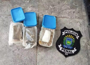 Policiais penais encontram drogas e 52 chips dentro de marmitas em presídio de Dourados