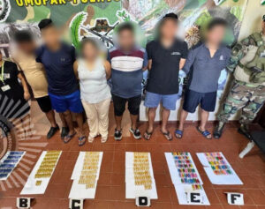 Fiscalização em ônibus termina com 12 presos por tráfico de drogas na Bolívia