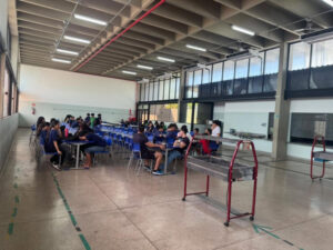 Onda de calor faz escola suspender atividades esportivas e ampliar uso de espaços climatizados