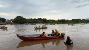 Mergulhadores reforçam buscas por homem desaparecido no Rio Taquari em Coxim