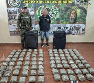 Bolívia: homem é preso com malas carregadas de maconha durante fiscalização na Rota Bioceânica