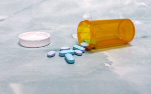 Medicamentos e produtos de limpeza estão entre principais causas de intoxicação infantil