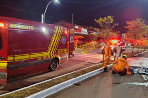 Mulher caída em avenida morre após ser atropelada em Corumbá